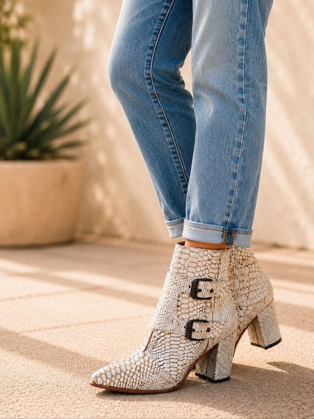 Freebird Joey Ivory Snakeskin Embossed Leather Buckle Ankle Boots Size 10
